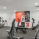 Broadbeach 1-Bed With Pool Gym Walk To The Beach