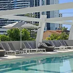 Broadbeach 1-Bed With Pool Gym Walk To The Beach