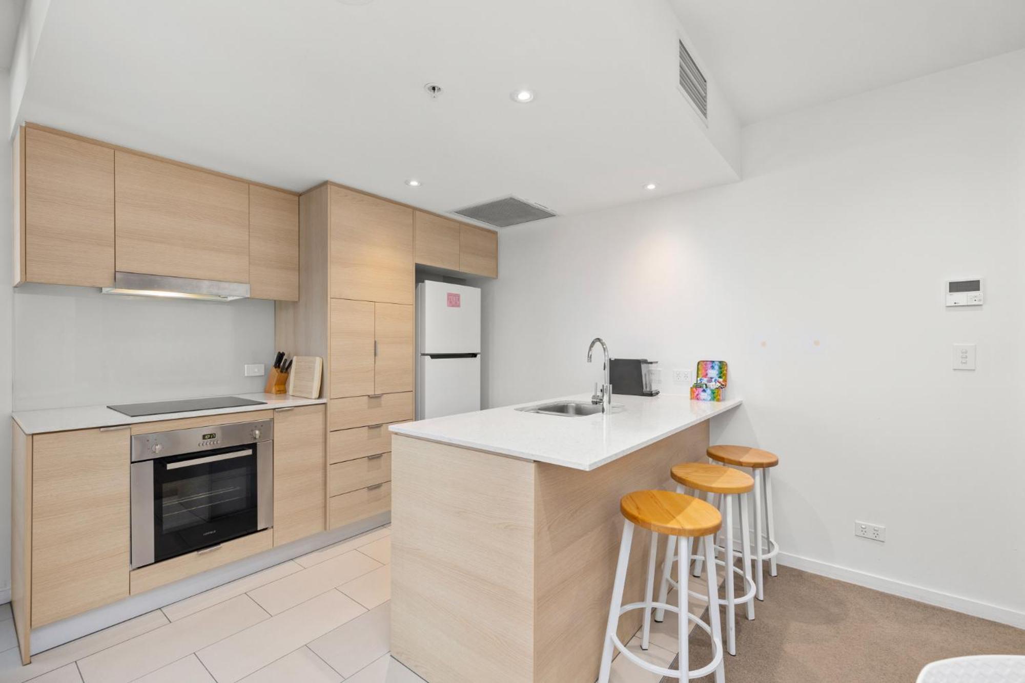 Broadbeach 1-bed With Pool Gym Walk To The Gold Coast