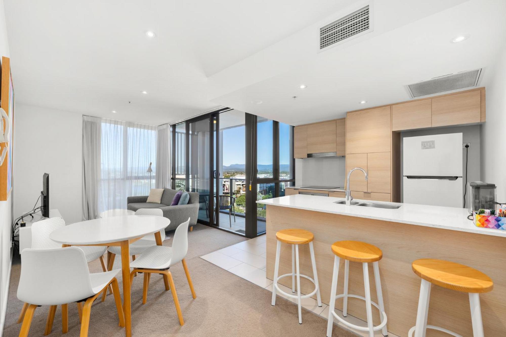 Broadbeach 1-bed With Pool Gym Walk To The