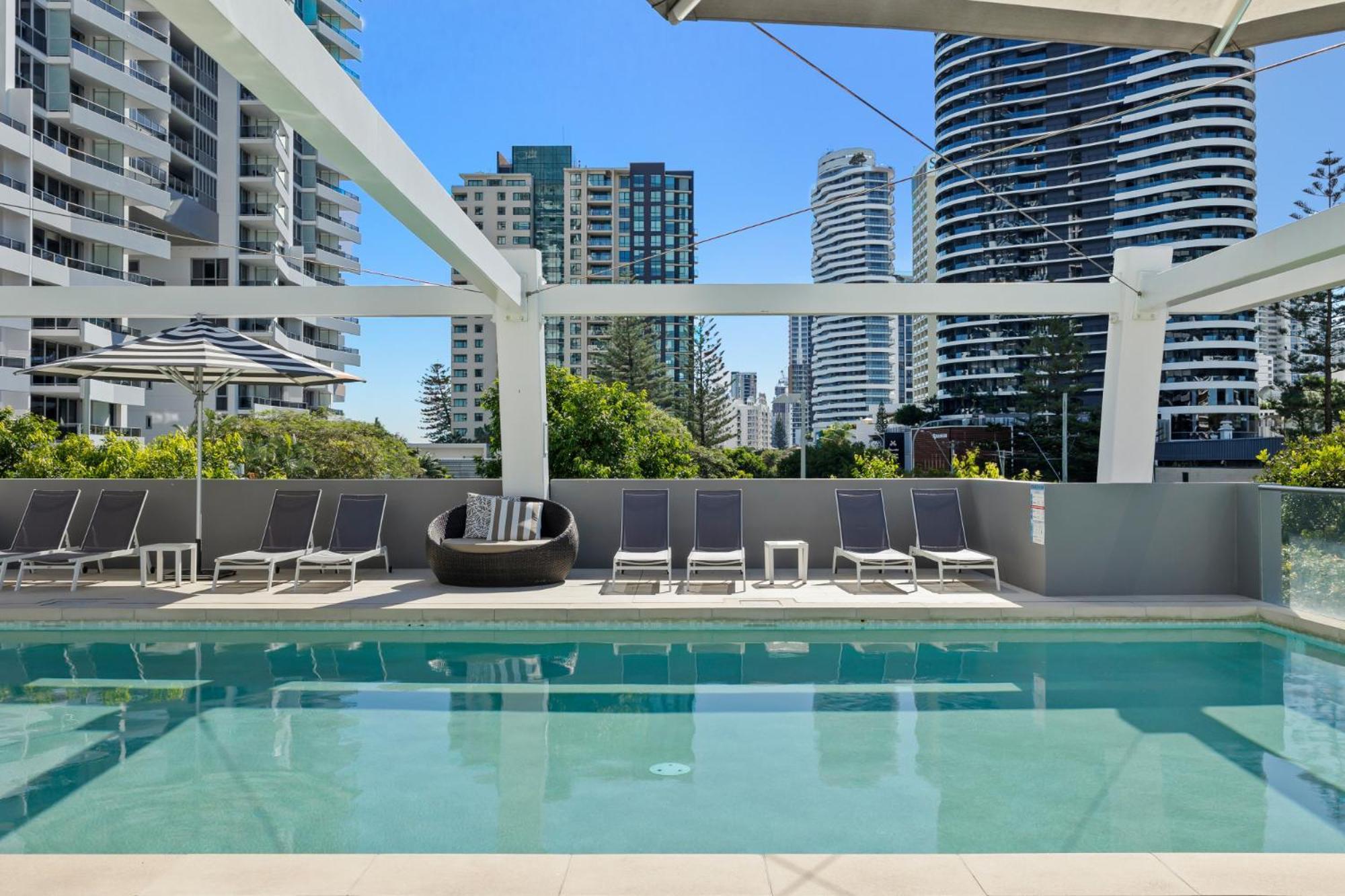 Broadbeach 1-bed With Pool Gym Walk To The Gold Coast